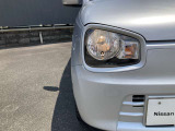 ヘッドライトは従来からのハロゲンライトになります。別途費用がかかりますが明るく白い光のディスチャージライトやLEDヘッドライトに交換も可能です☆