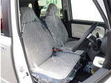 お車選びをお楽しみ頂けるよう、在庫車の展示スペースを十分に確保しております。