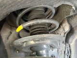お車を安心してお乗りいただく為には、足回りの定期点検が欠かせません。サービスサポート(有償保証)では無料点検もご提供しており、安心のカーライフをお過ごしいただけるサポート体制が整っています。