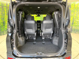 普段のお買い物や通勤、送迎等に十分な荷室スペースを確保しております。セカンドシートを倒すと、大きな荷物の積載も可能です♪