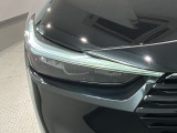 LEDヘッドライトは、点灯の瞬間から最大光量を発揮し、突然暗くなるトンネルなどでの安定感を高めます。