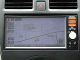 【ナビ】メモリーナビ(MM114D-W)付きです。目的地を設定すれば初めての場所でも簡単に行くことができます。もちろん音楽だって聴けちゃいます♪
