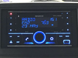 AM/FMラジオ&CDデッキはちょうど良い位置に配置されスイッチ類も大きいので操作し易いです☆