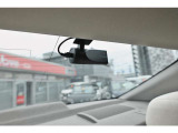 「ディーラーは高い!」というイメージをお持ちですか?当店は、自動車税などの税金からなる「法定費用」などの諸経費を含めた総額表示にてお車をご紹介しております。