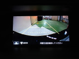 バックをするとき自動でリアの様子が映る『リアカメラ』付き!ナビ画面で確認しながらバックができ、ガイドラインで距離感がつかめるので後ろの壁も安心ですね。でも、周りへの目視も忘れないでくださいね!