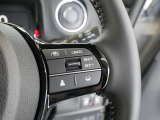 【ACC〈アダプティブ・クルーズ・コントロール〉】予め設定した車速内でクルマが自動的に加減速。前走車との適切な車間距離を維持しながら追従走行しドライバーの運転負荷を軽減します。