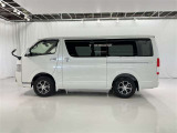色は人気のホワイトパールクリスタルシャインです。