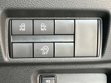 運転席からスライドドアの開閉が可能ですので便利です。