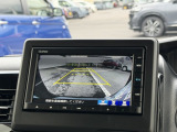 駐車時に便利なバックカメラを装備しています。