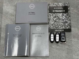 【インテリジェントキー】人気装備のインテリジェントキー付!荷物を持っている時や手が空いていない時に、持っているだけで鍵の開閉が出来ます♪純正エンジンスターター付