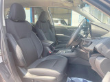 ドライバーによって運転しやすいポジションは異なり、あの車はどうなのか不安なこともありますよね。気になるお車は店頭で乗り込んでご確認いただけます♪