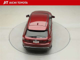 後方視界は、大きなバックドアガラスを採用し、十分確保されています。この車には、バックカメラとインテリジェントクリアランスソナーが付いています。ご安心ください。