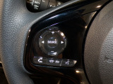 【ステアリングリモコン】ステアリングにオーディオ調節可能なスイッチが装備されていますので運転中でも視線をそらさずにオーディオの調節が可能です!