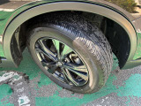 タイヤサイズは225/60R18です。日産純正アルミ装着です☆