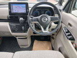 運転席 視界がよく操作しやすいスイッチ類がドライブをサポートいたします!