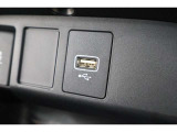 USBオーディオ用ソケットがついていますので携帯電話などを接続すれば音楽等の再生が可能です!