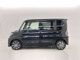 両側パワースライドドア付きだから、狭い駐車スペースなどでの 乗り降りラクラク!小さなお子さまのいるご家庭には嬉しい装備。