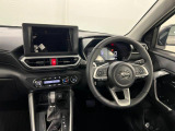 痛みの出やすい運転席シートの角、フロアマット、座面、ともに良好です