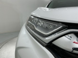 LEDヘッドライトは、点灯の瞬間から最大光量を発揮し、突然暗くなるトンネルなどでの安定感を高めます。