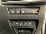 各種機能の切替スイッチは運転席パネル下に集約されています。任意で切り替え可能なため状況に合わせてお使いください。