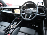 ドイツ本国のAUDI AGが認定する資格を有するテクニシャンが納車前の点検を実施します。