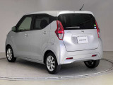 【ワイド保証】日産販売店の中古車には、無料で保証が付いています。走行距離無制限で、無料保証期間は1年間から。品質に自信があるから実現した、日産ならではの保証です。