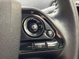【トヨタセーフティセンス】走行中に前方の車両等を認識し、衝突しそうな時は警報とブレーキで衝突回避と被害軽減をアシスト。より安全にドライブをお楽しみいただけます。
