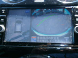 アラウンドビューモニター!空から見下ろしているかのような映像を映し出します。駐車時には安心ですよね♪