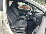 運転席・助手席です