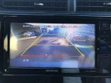★バックモニター★交代時に車両の後ろ側を画面に映します。車庫入れなどでバックする際に後方確認ができて便利です。車庫入れが苦手な方もこれで安心。