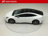 前輪をエンジンとモーター後輪をモーターが駆動する4WDシステムを採用した車です。寒冷地仕様を採用しているので、リヤフォグランプやハンドルヒーターなど装備品は充実しています。