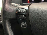 【ステアリングスイッチ】左です。ハンドルから手を離さず、運転に集中したまま手元でオーディオ操作等ができます。