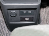 USB+HDMI接続出来ます。