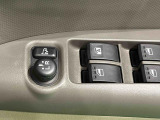 パワーウィンドウスイッチや電動格納ミラースイッチが運転席ドアに集約されています♪