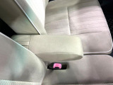 【アームレスト】運転中の身体の負担を軽減してくれるアームレストを装備♪