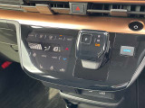 運転席、助手席にはシートヒーターが装備されております。