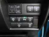 パワースライドドアなど各機能のスイッチは運転席から操作ラクラク。