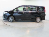 荷室には、車いすの格納に使用できる仕様になっています