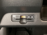 ハンドルの左下にETCがついています。高速道路の料金所の通過も楽々です。 カードの取り出しもしやすい場所についています。