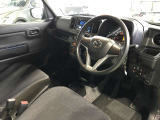 運転席に座ると、前方が見やすくて運転し易そうな印象です♪