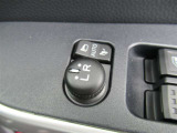 駐車時や狭い道でのすれ違い時に気を使うミラー。電動格納式ドアミラーはそんな時に便利です。