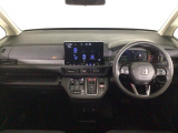 【前方視界】開放的な前方視界!運転がしやすく疲れにくいです♪窓が大きく、見通しがとっても良いおクルマですよ♪