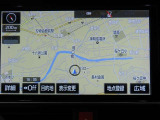 純正ナビを装備。タッチパネル式で使いやすく、お出かけもラクラクです。