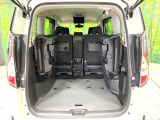普段のお買い物や通勤、送迎等に十分な荷室スペースを確保しております。セカンドシートを倒すと、大きな荷物の積載も可能です♪