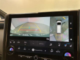 複数のカメラの映像をもとに、クルマを真上から見ているような映像をドライバーに提供し駐車をサポートする機能です。