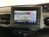 【バックカメラ】運転が苦手な方も車庫入れラクラクです!ギアをリバースに入れれば自動的に切り換わりますので、面倒な操作は不要です♪狭い駐車場もお車を傷つけず安心ですね!