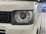 LEDヘッドライトは、点灯の瞬間から最大光量を発揮し、突然暗くなるトンネルなどでの安定感を高めます。