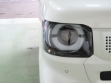 LEDヘッドライトは、点灯の瞬間から光量を発揮し、突然暗くなるトンネルなどでの安定感を高めます。