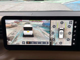 ディスプレイからのカメラ視点を変更することで、状況に合わせて運転席からの死角もカバーできます♪