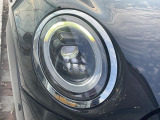 ●LEDヘッドライト:夜間走行時も良好な視界を確保し安心して運転できる高輝度LEDヘッドライトを装備!点灯速度が早く、消費電力も抑えられています。